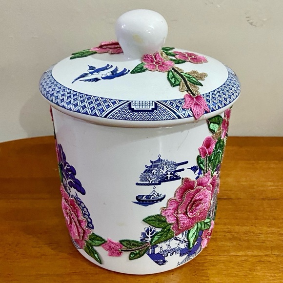 Vintage, Blue Willow -Floral One of a kind Memory Jar 9.5in H x 7.5in - Picture 2 of 13